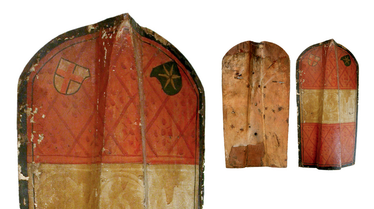 Klausner Pavese, 15. Jahrhundert – Vorder- und Rückseite, Holz, Tempera, Georgskreuz und Stern. Museum Altes Zeughaus Solothurn, erworben 1936