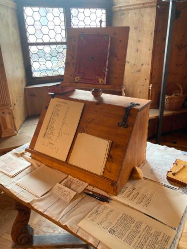 offene-rathaustuer-hall-2024-09